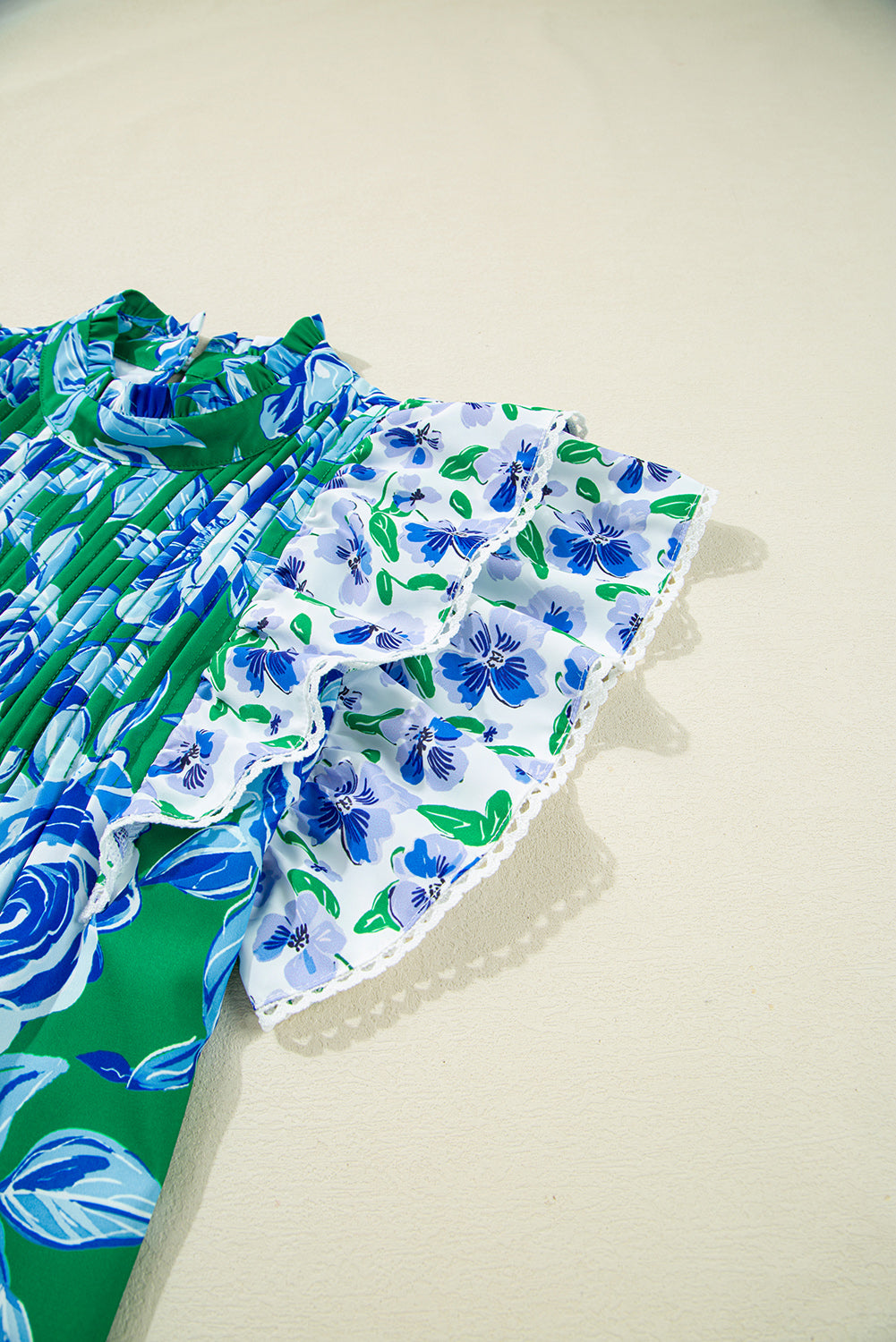 Green Floral Print Lace Trim Ruffle Sleeve Pleated Loose Blouse